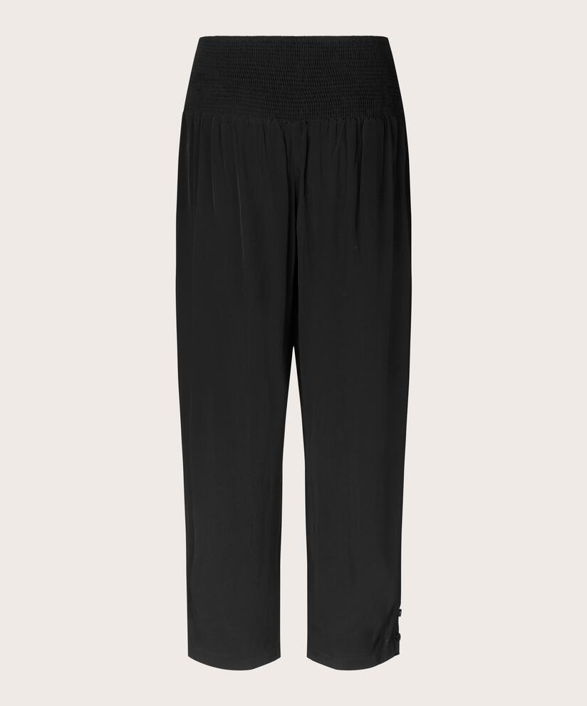 Penna Bukser, Black